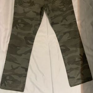 True Religion Size 36 Color Camouflage